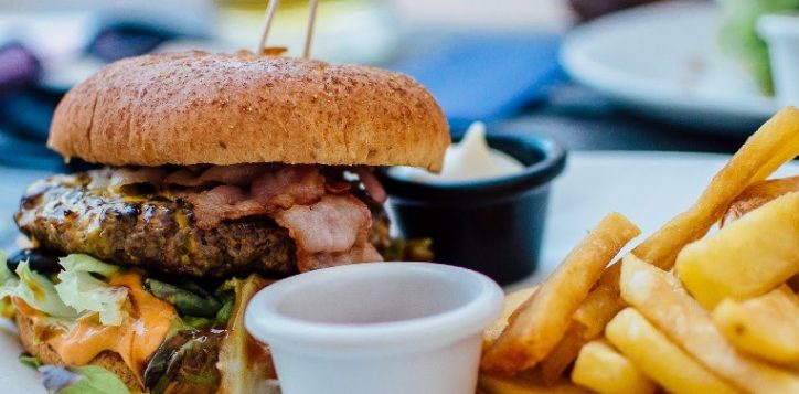 burgers-in-phuket-novotel-phuket