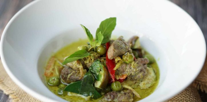 gaeng-kiawe-warn-neau-rib-eye-roti-novotel-phuket-karon-beach-resort