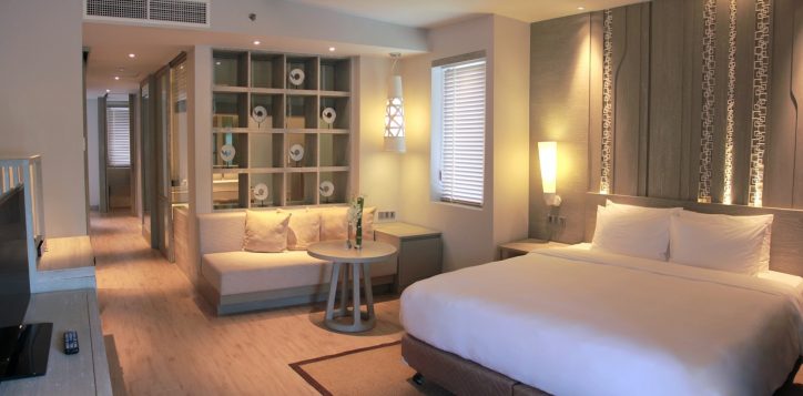 large-family-room-rt2-2