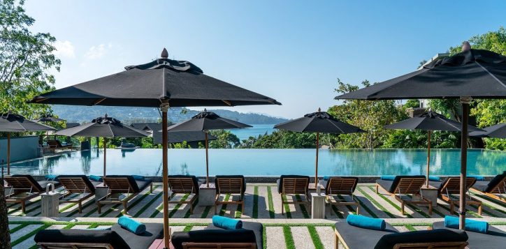 pullman-arcadia_float-pool-sun-bed