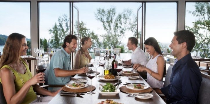 group-dinning-at-vero