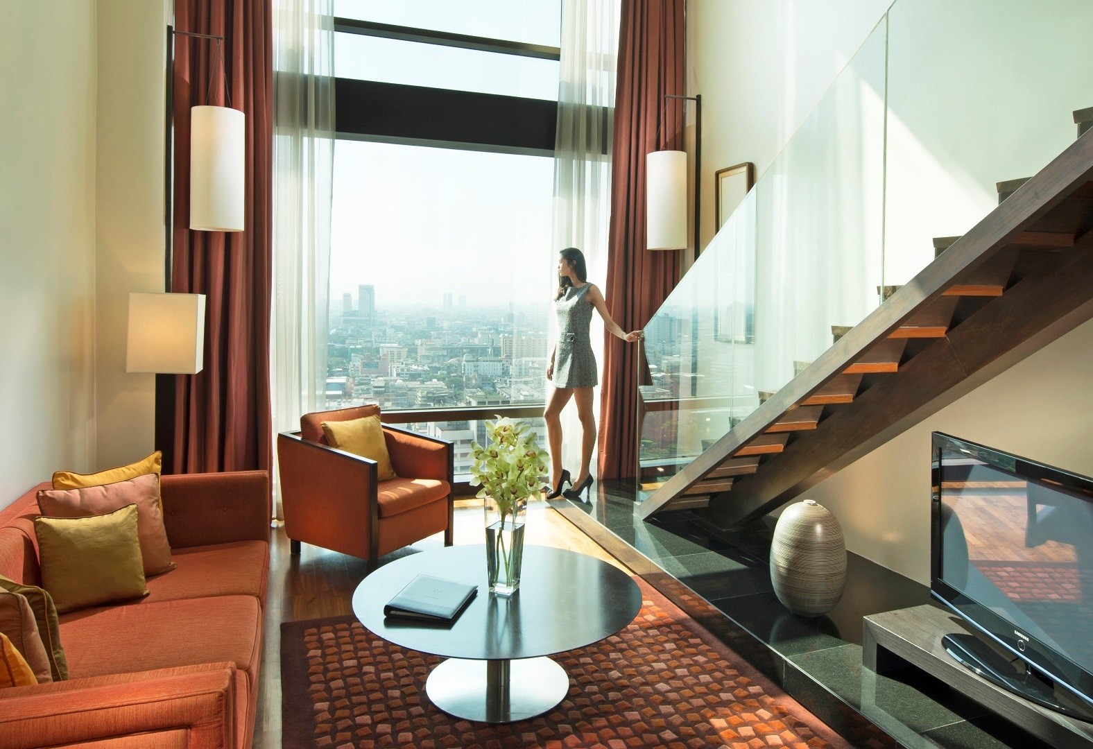 best-luxury-hotel-in-bangkok-city-center-vie-hotel