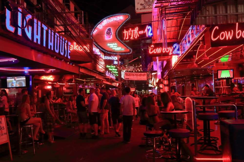 experience-of-bangkok-nightlife-where-to-party-and-more
