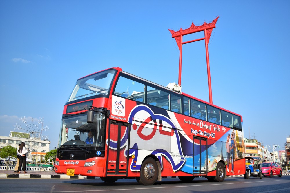 Siam Hop is a bus tour with popular stops