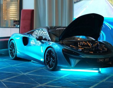 supercar-glamour-arrives-for-foruma-1-week