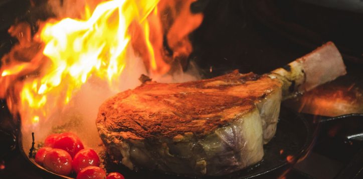 novotel_danang_beef_tomahawk_2048x1366-1