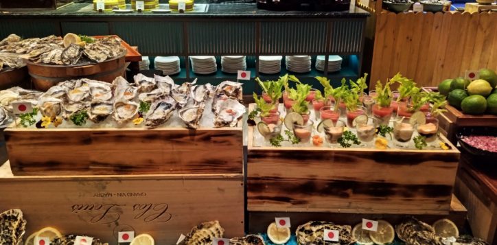 novotel-danang-oyster-night