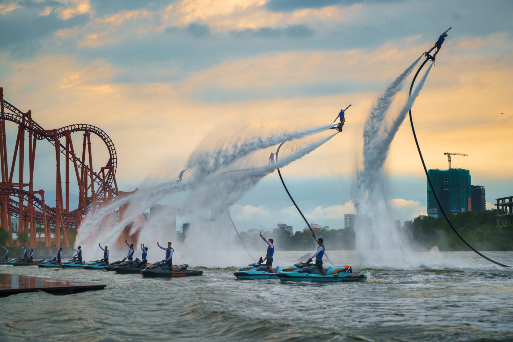 Show trình diễn Jetski và Flyboard đầy ấn tượng