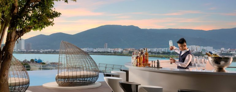 cool-off-this-summer-with-the-splash-pool-novotel-danang-premier-han-river