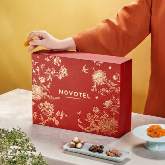 tet-gift-box-2025-blooming-tet