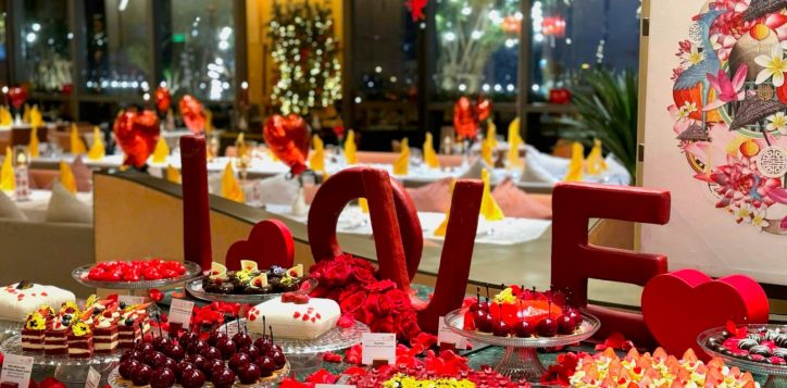 women-day-dinner-buffet-novotel-danang