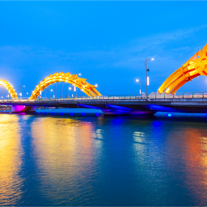 dragon-bridge-in-da-nang-fire-water-show-schedule