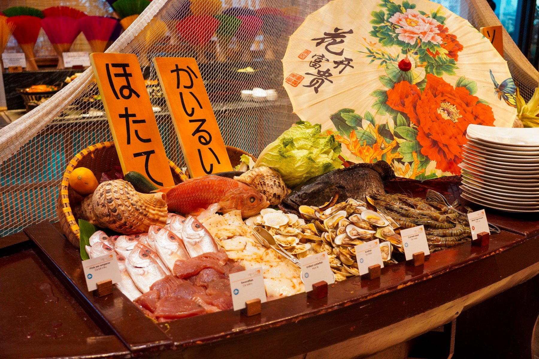 Danang seafood & BBQ buffet dinner
