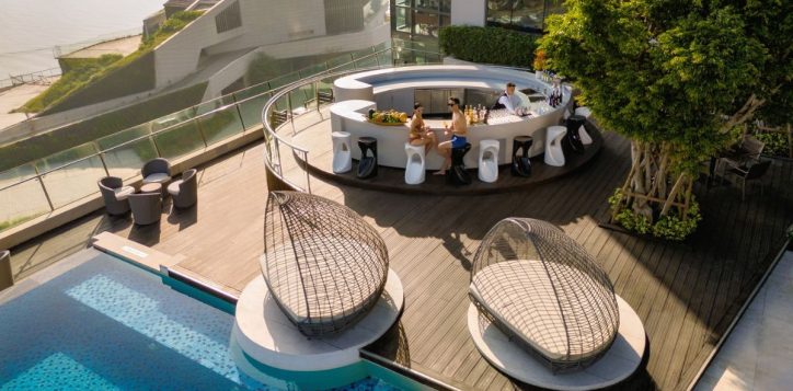 splash-pool-bar-novotel-danang-premier-han-river