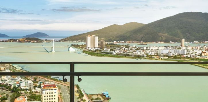 han-river-view-from-suite-room-novotel-danang-premier-han-river