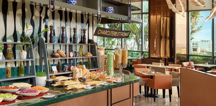 novotel-danang-breakfast-buffet-the-square-exclsusive-offer