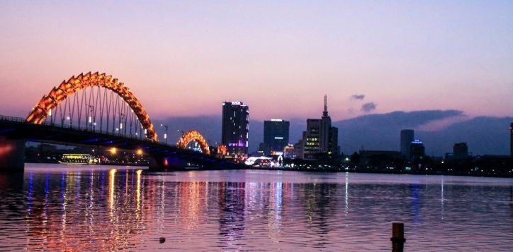 han-river-at-sunset-for-couples-to-explore