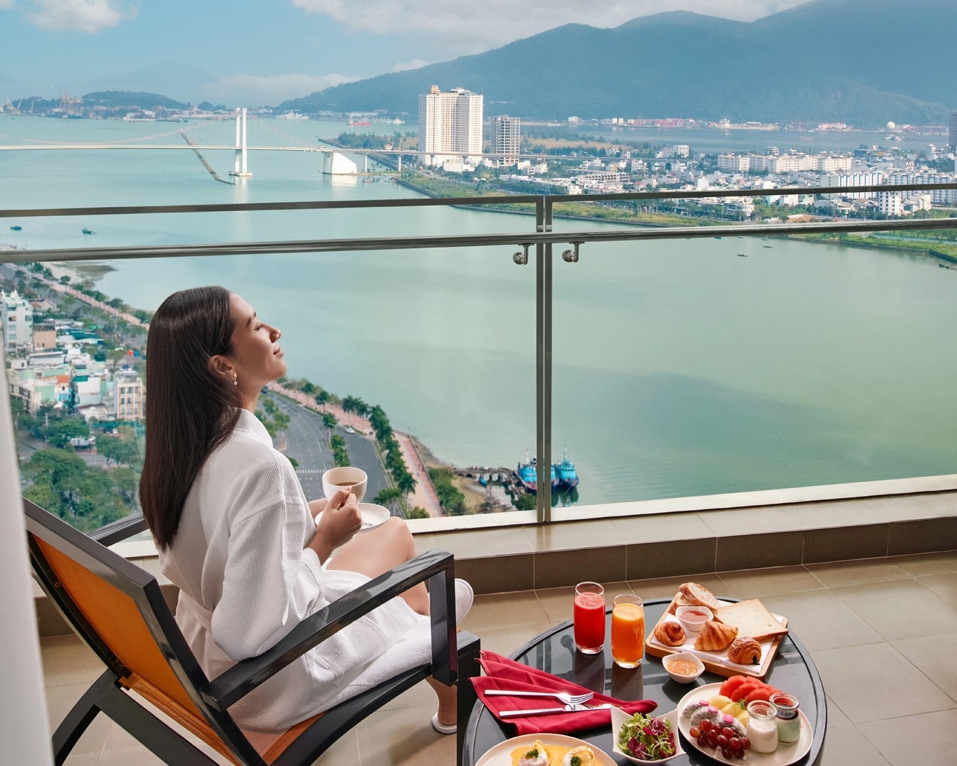 Novotel Danang Premier Han River 可欣赏汉江景观的优雅套房