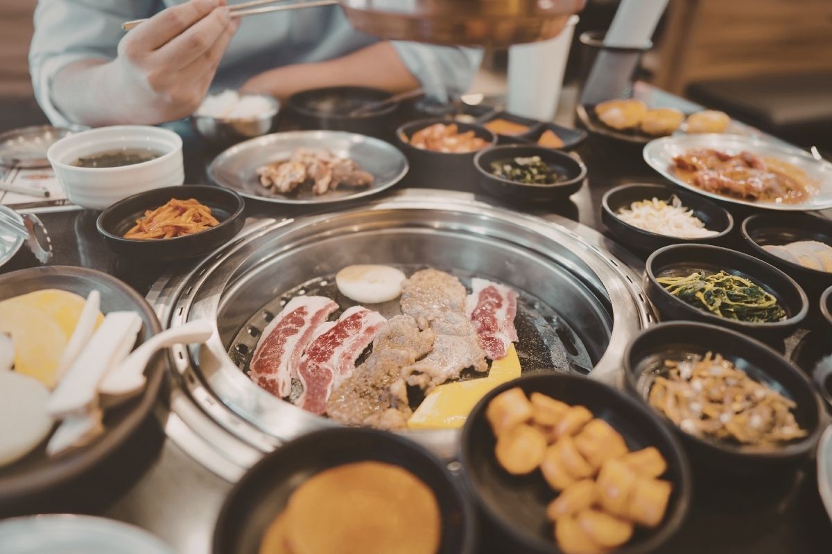 bữa tiệc nướng tại nhà hàng bqq hàn quốc tại đà nẵng với nhiều món hấp dẫn