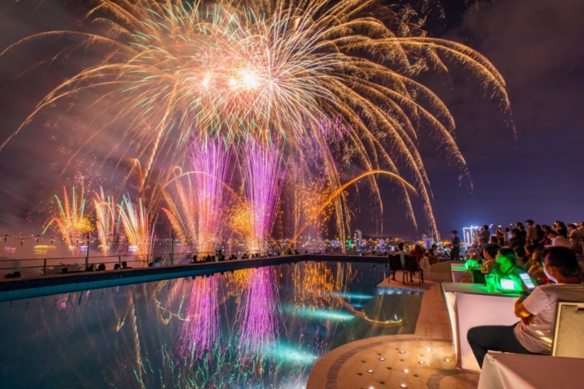 bright fireworks light up the night sky at diff festival