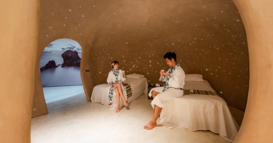 relaxing-massage-at-so-spa