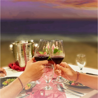 romantic-beachfront-valentines-day-dinner