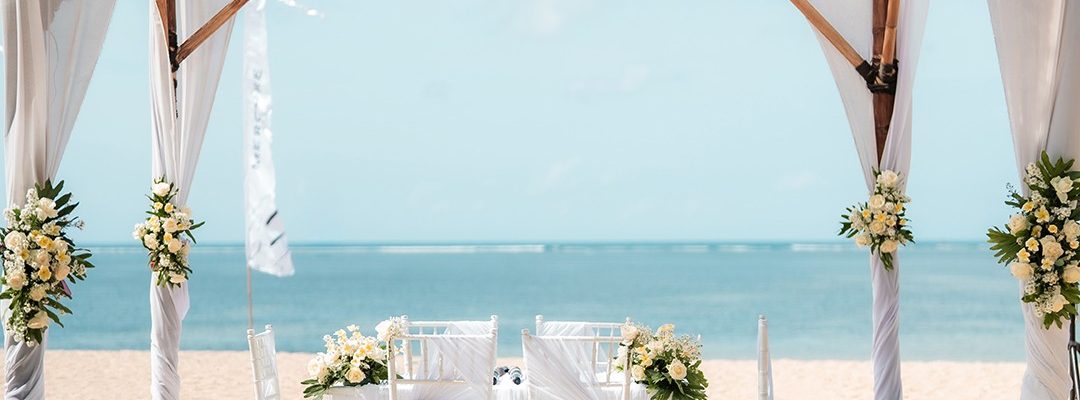 mercure-bali-sanur-resort-celebrates-beachfront-wedding-gathering