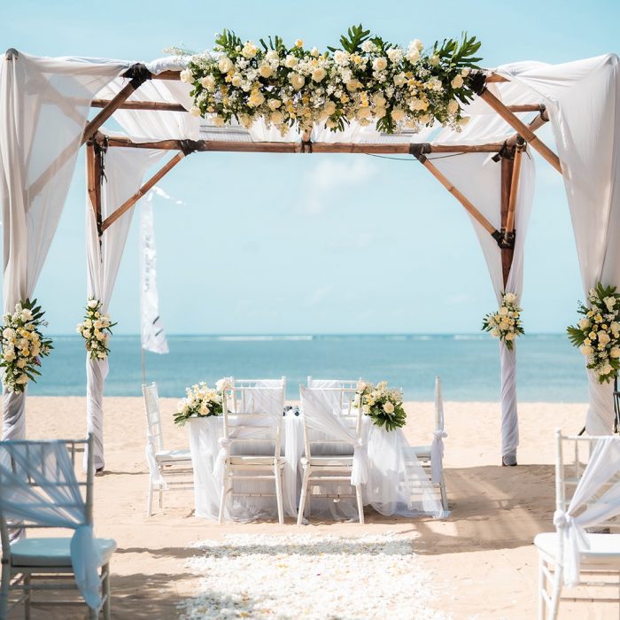 mercure-bali-sanur-resort-celebrates-beachfront-wedding-gathering