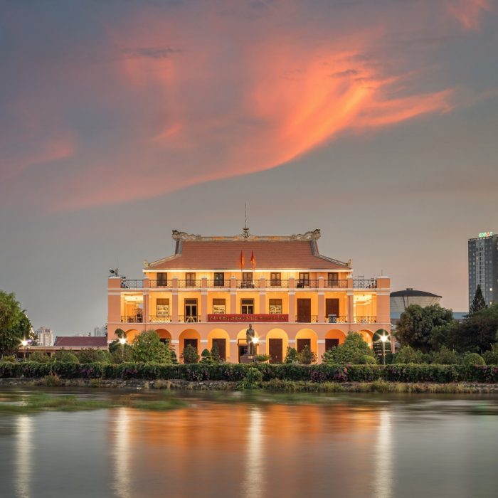 ben-nha-rong-ho-chi-minh-museum