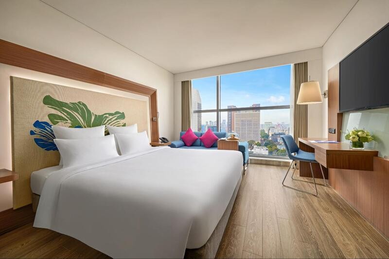Phòng Executive giường lớn với view thành phố tại Novotel Saigon Centre