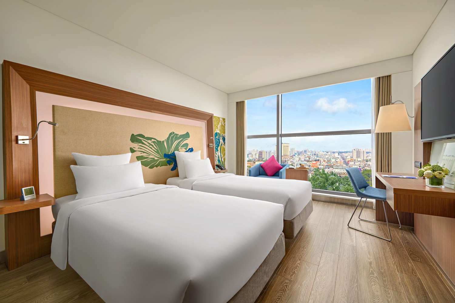 executive twin room novotel saigon centre