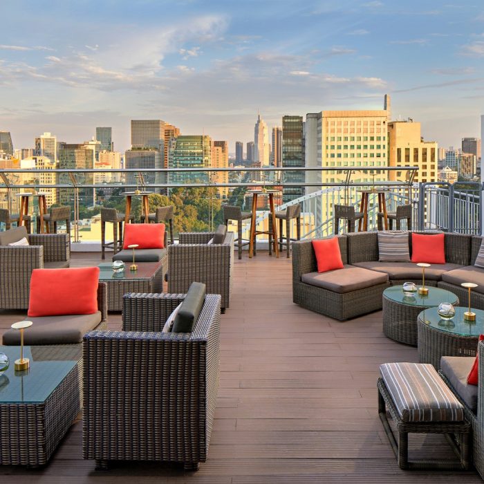 what-makes-a-hotel-bar-different-from-an-independent-bar