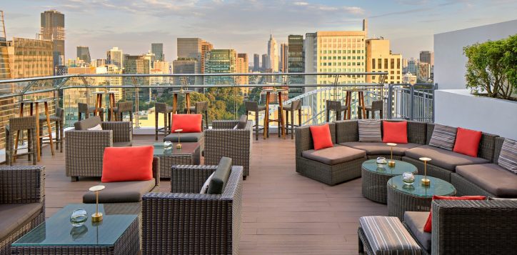 what-makes-a-hotel-bar-different-from-an-independent-bar