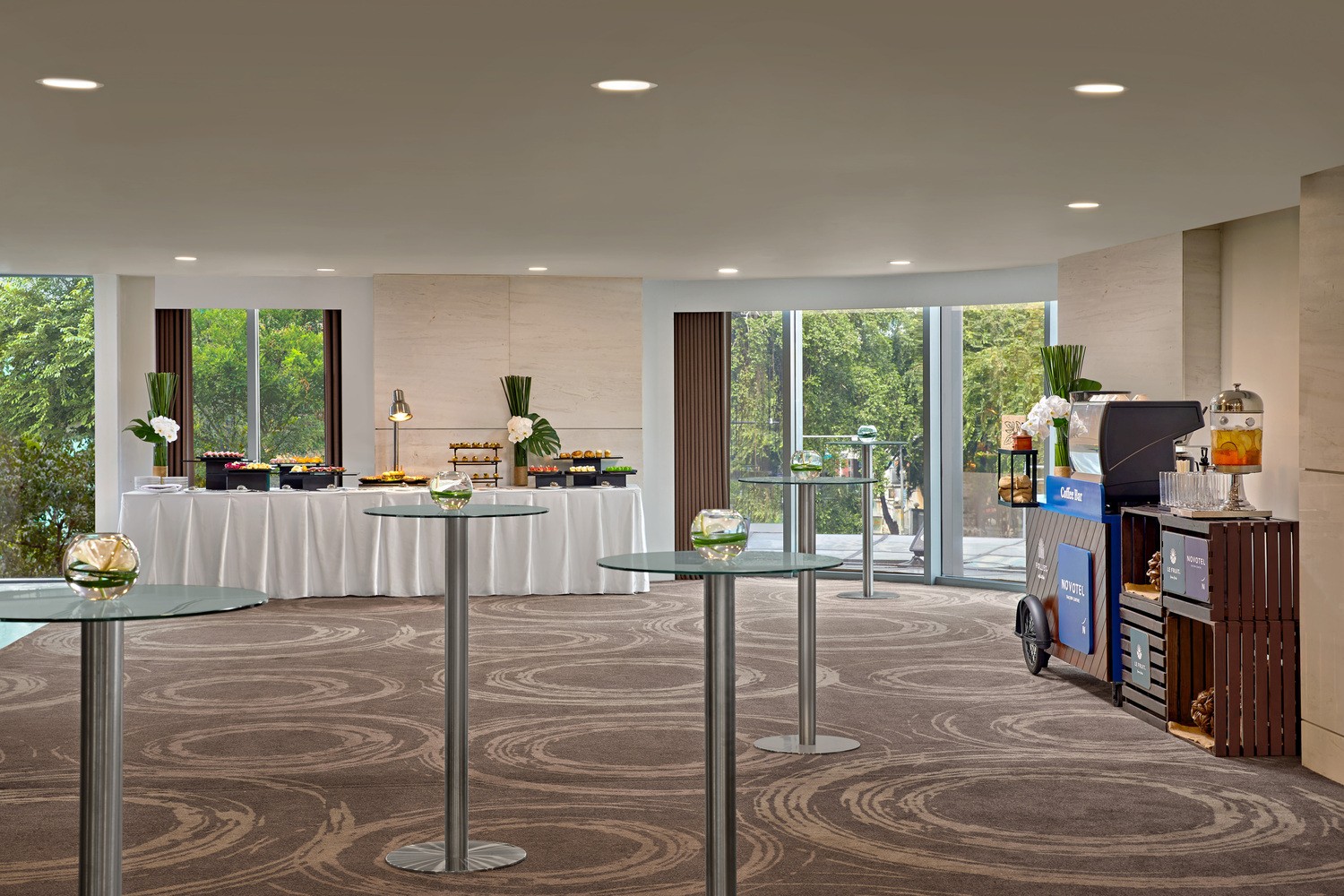 champagne room foyer