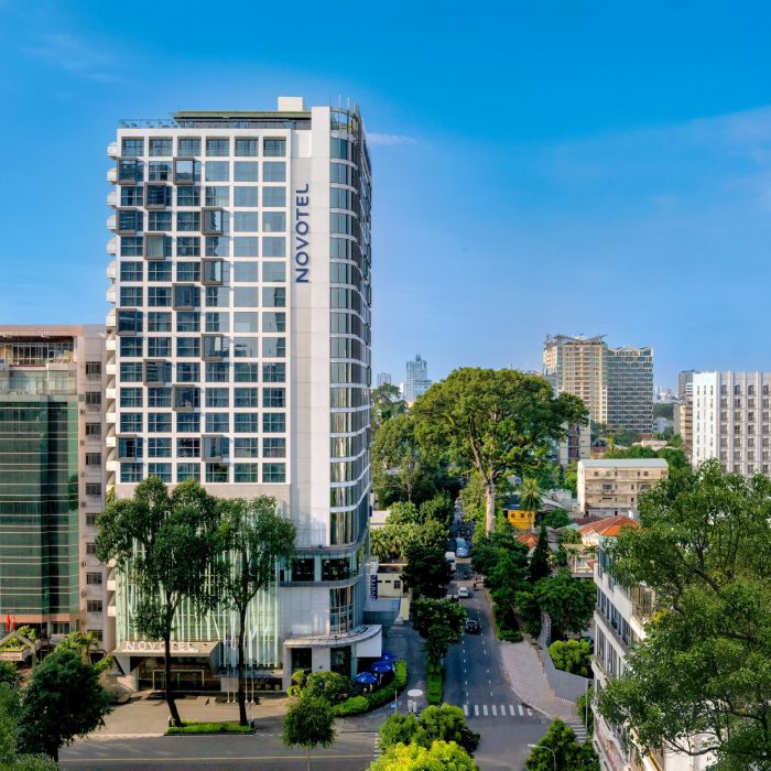 top-4-hotels-near-diamond-plaza-district-1-for-easy-access