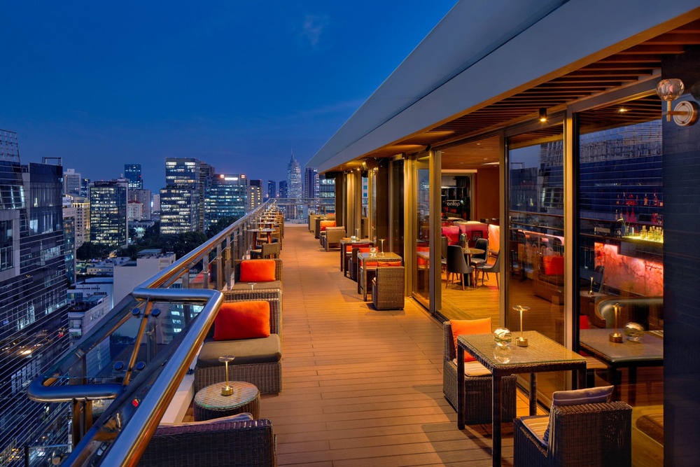 OnTop Bar về đêm