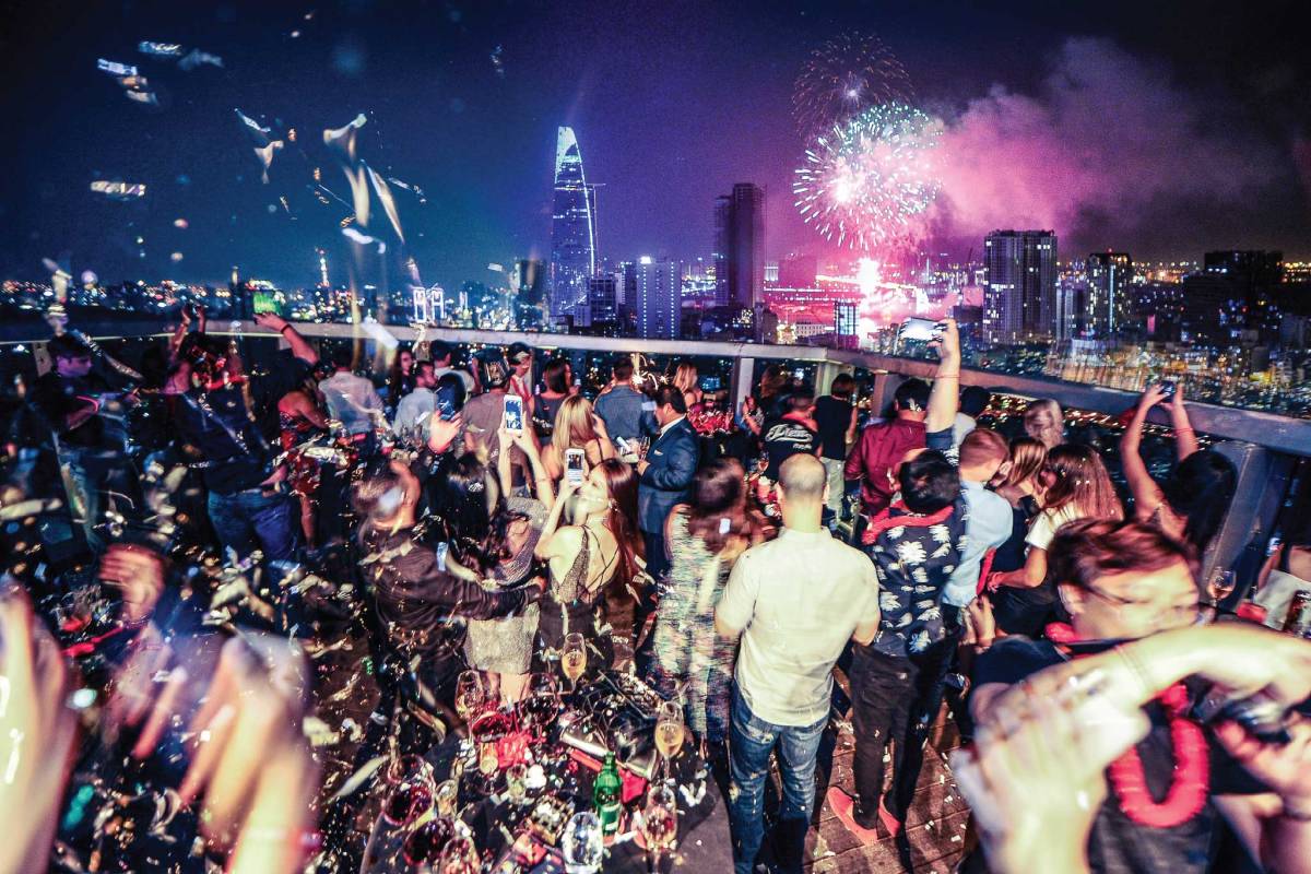 MAD Chaos – Countdown Party Over the City Lights