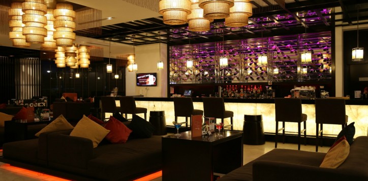bars-outlet-section-1st-outlet-detail-lobby-lounge-bar-3