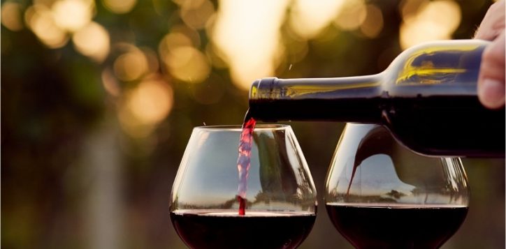 20150909205144-red-wine-classy-evening-dinner