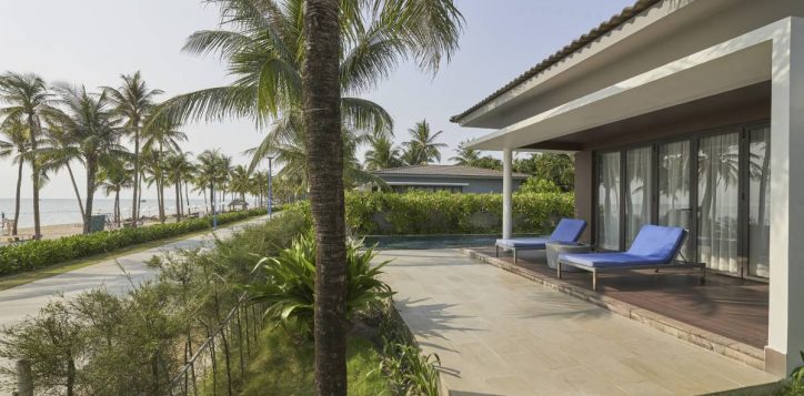 deluxe-beachfront-bungalow-with-private-pool