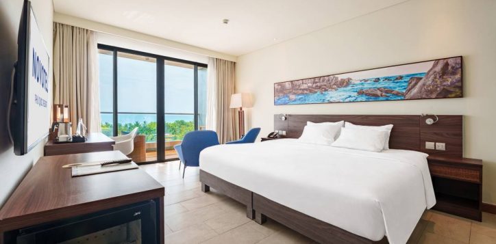 superior-giuong-lon-huong-bien