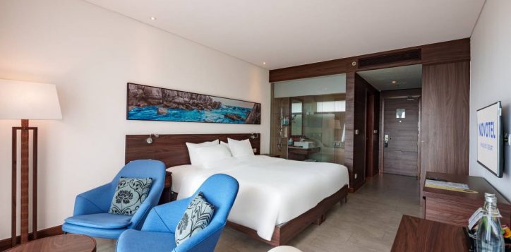 superior-giuong-lon-huong-bien