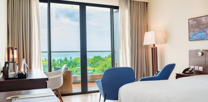 superior-giuong-lon-huong-bien