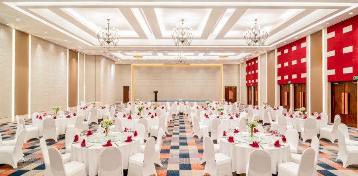 van-mieu-grand-ballroom-round-table-setup-1