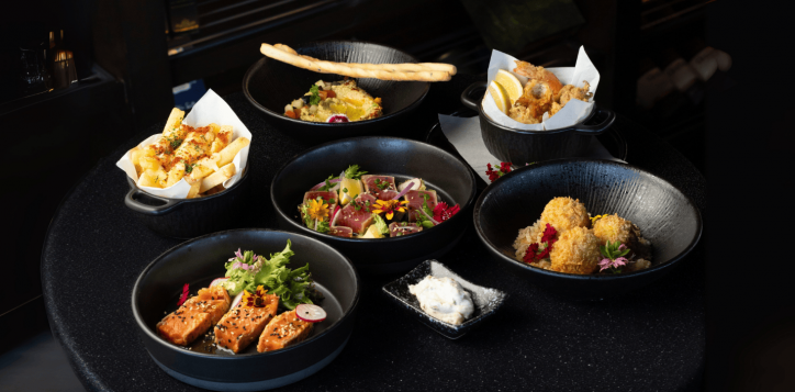 snack-set-menu-on-rooftop-bar