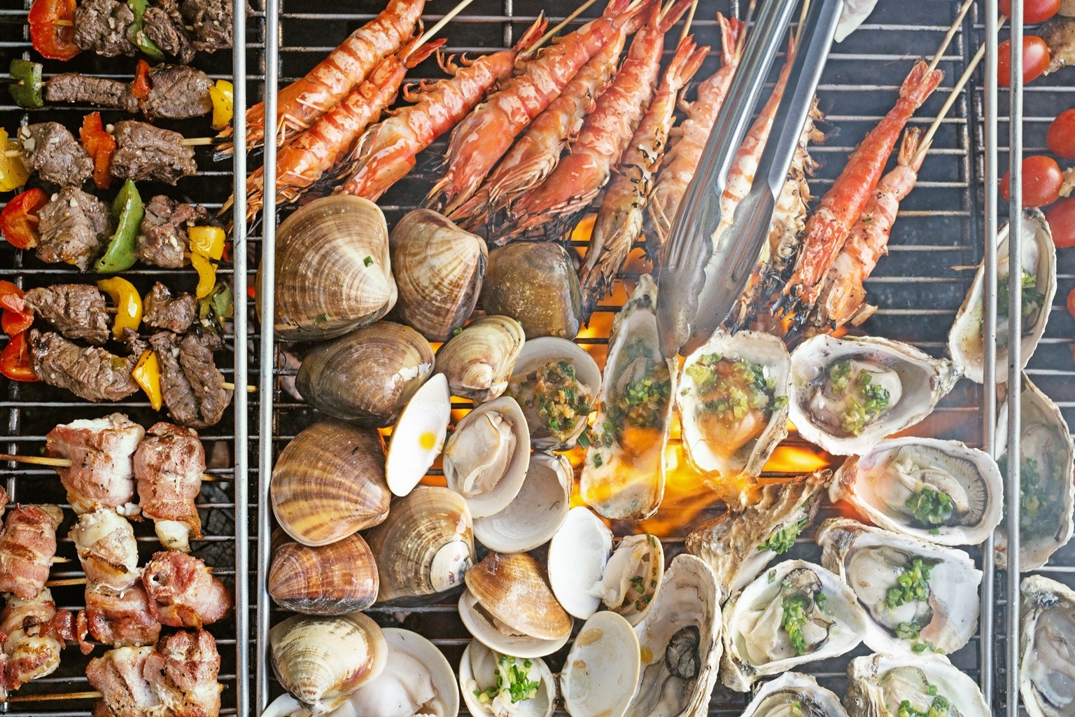 Sunday Beach BBQ BUffet at PUllman Danang Beach Resort Azure Beach Lounge View Luxury 