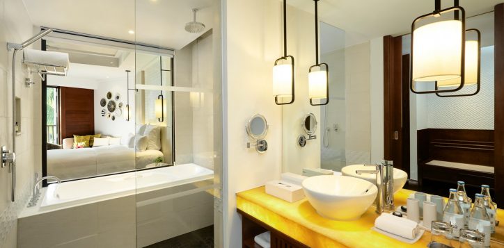 superiorking-bathroom-cottage-at-pullman-danang-beach-resort