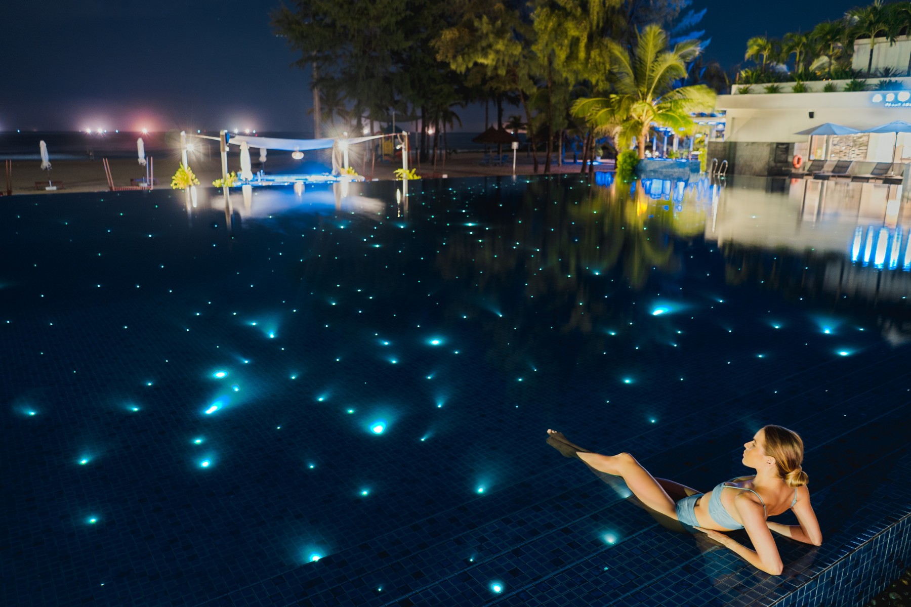 Pullman-Danang-Beach-Resort-Fiber-Star-Swimming-Pool