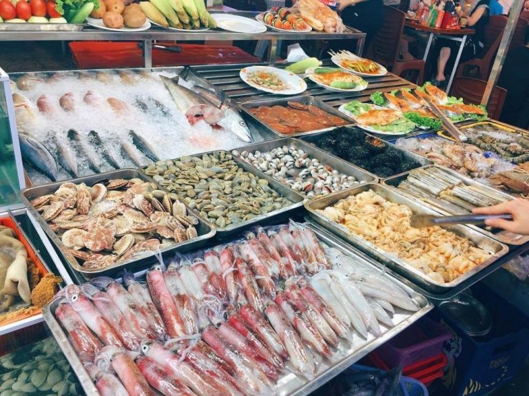 Explore Top 4 Most Famous Markets In Danang City