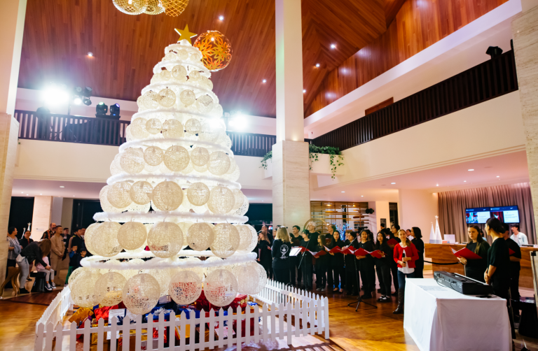 Pullman Danang Beach Resort Christmas Tree Lighting Ceremony